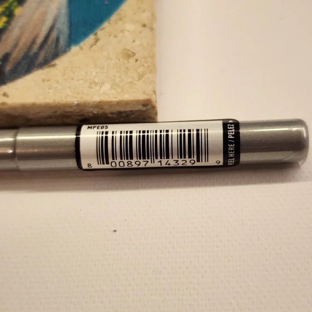 SEALED NYX PROFESSIONAL Retractable Eye Liner - Silver MPE05